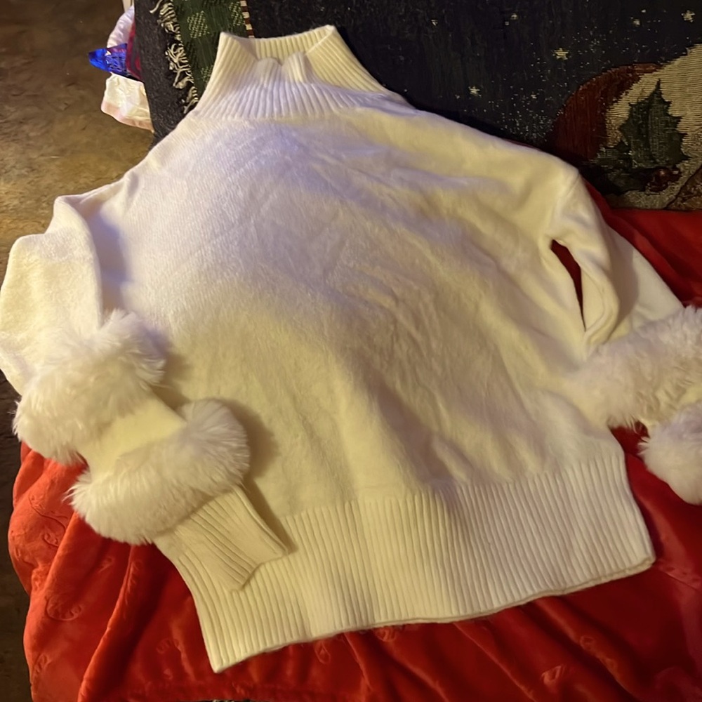 Philosophy White sweater with luxurious white fur trim and very warm